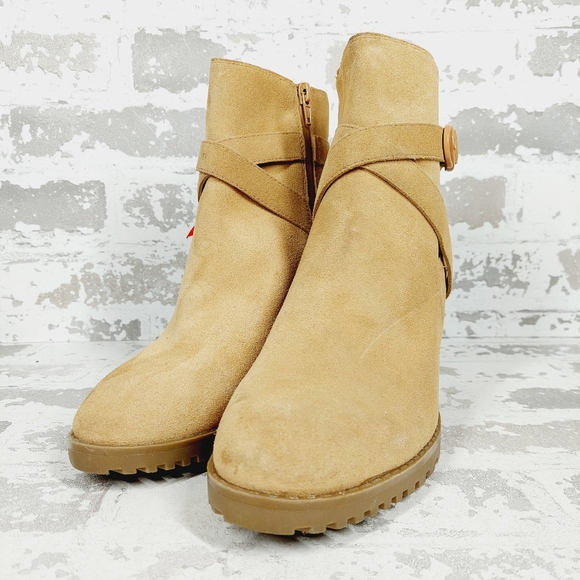 NEW Blondo Tamzin Waterproof Bootie in Tan Suede A250 - Picture 2 of 15